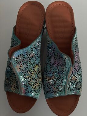 Sheridan Mia Dori WedgeTeal Laser-Cut Floral Slide Pandals - Women Size 38 /7.5